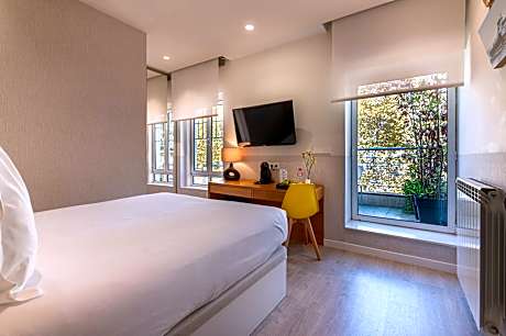 Deluxe Double or Twin Room with Balcony