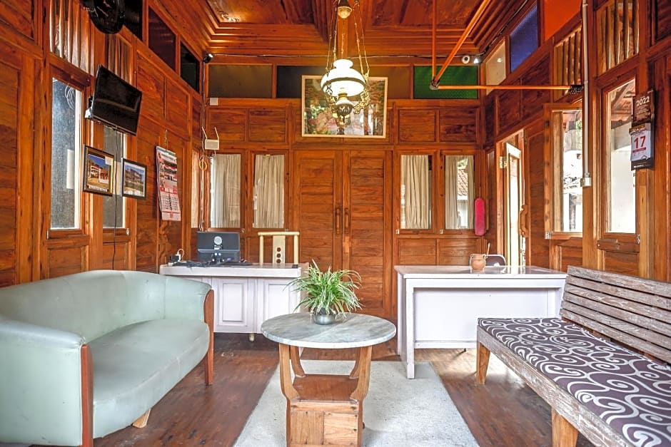 RedDoorz near Plengkung Gading 2