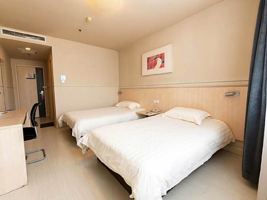 Jinjiang Inn Baoding Railway Station