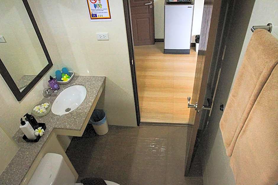 Sky Villa Hua Hin Guesthouse - Adults-Only