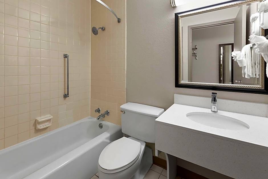 Days Inn by Wyndham Cambridge