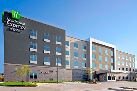 Holiday Inn Express & Suites Lubbock Central - Univ Area by IHG
