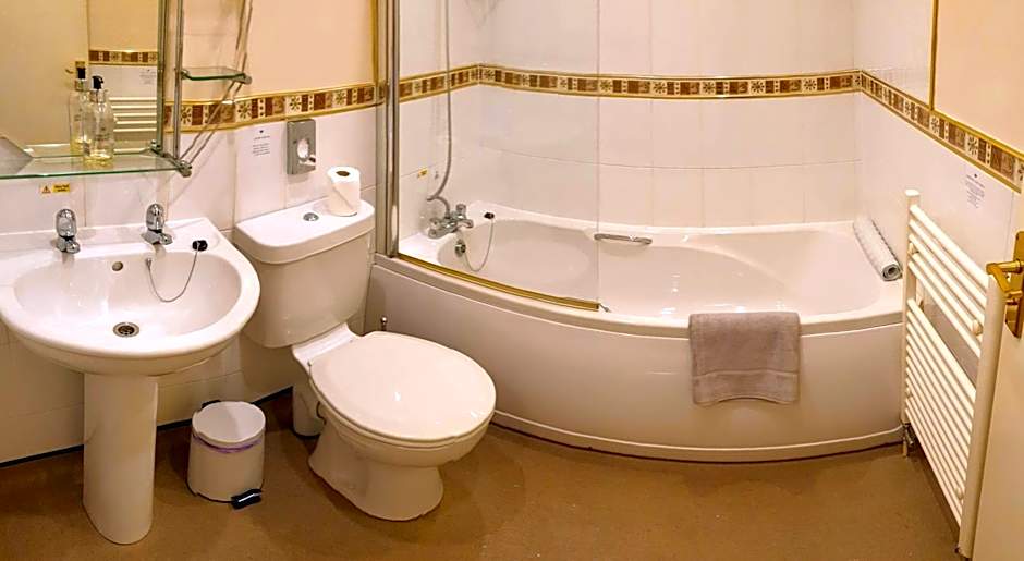 Station House, Dartmoor and Coast located, Village centre Hotel