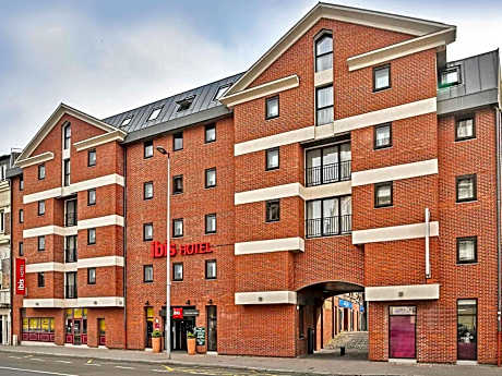 ibis Saint Quentin Basilique