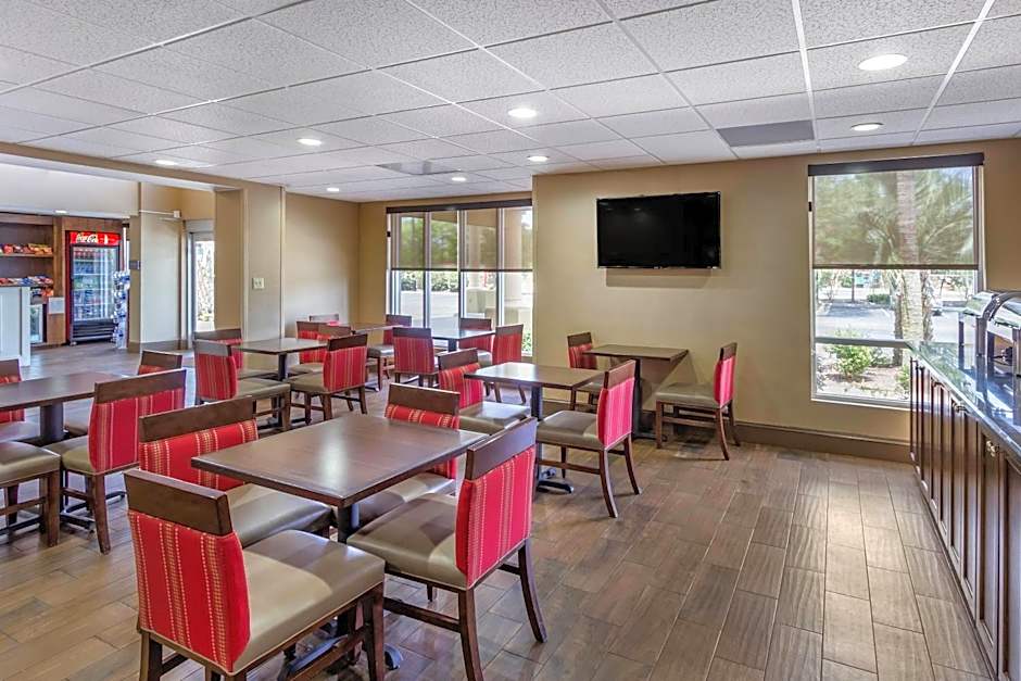 Comfort Suites At The University