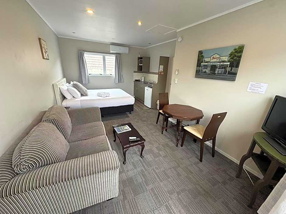 Apex On Fenton Motel