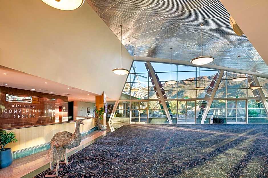 Crowne Plaza Alice Springs Lasseters By IHG