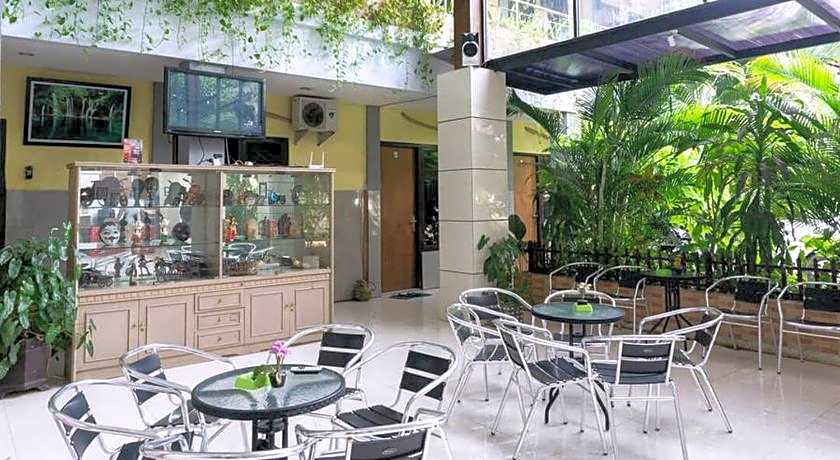 RedDoorz @ Hotel Surabaya Sumenep