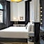 W Budapest