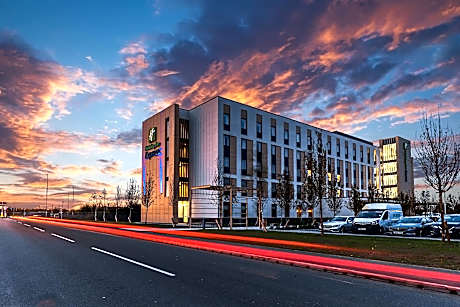 Holiday Inn Express Bicester By IHG