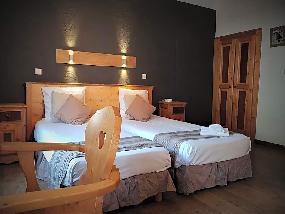 Savoy Hotel & Restaurant