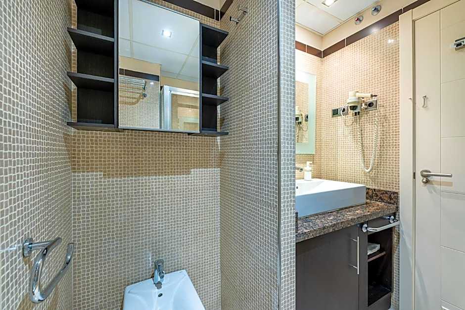 797 HOLIDAY RENTALS - ARCOSUR1- Moderno apartamento con terraza y vistas