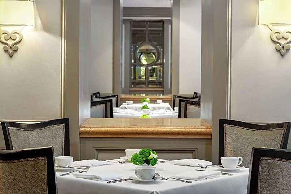 Hilton Checkers Los Angeles