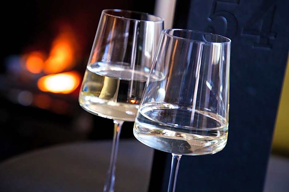 54 Queen's Gate Hotel