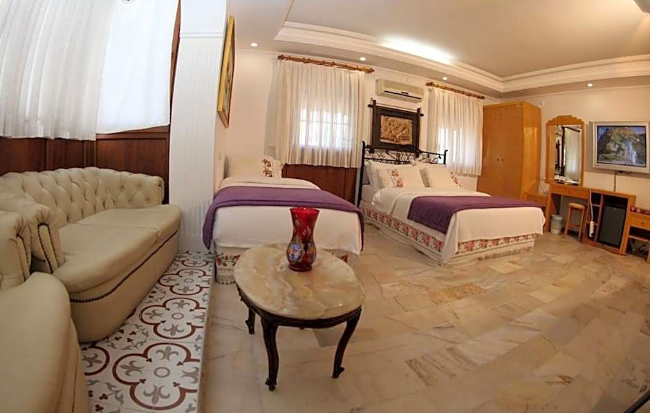 Antik Motel