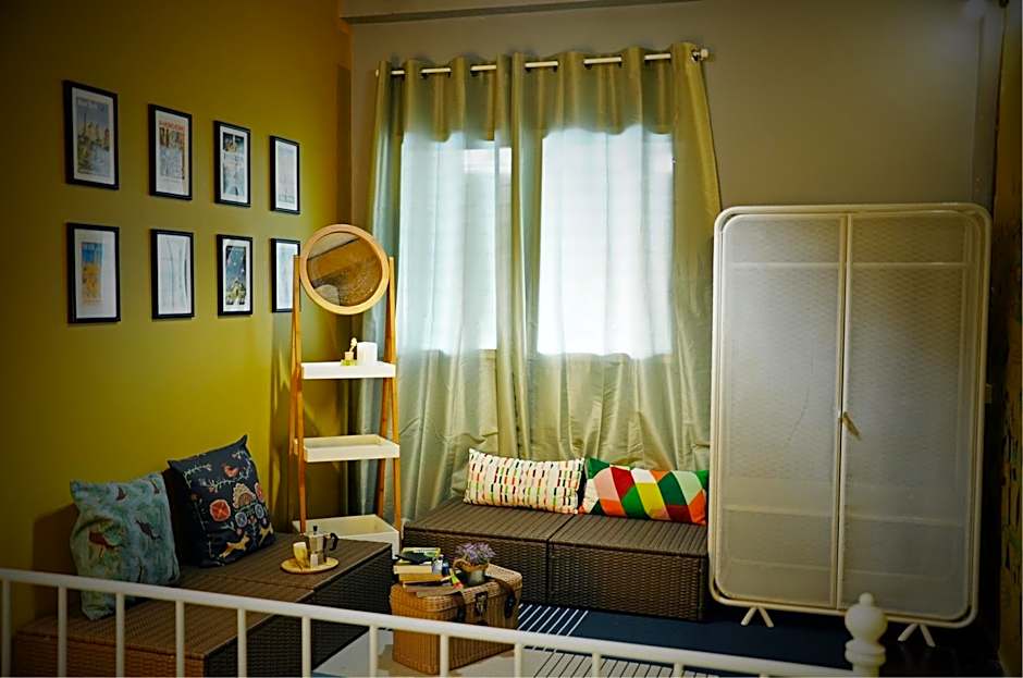 Goodfellas Thong lo Hostel #Check in time needed#