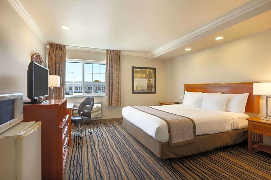 Days Inn by Wyndham Eureka CA