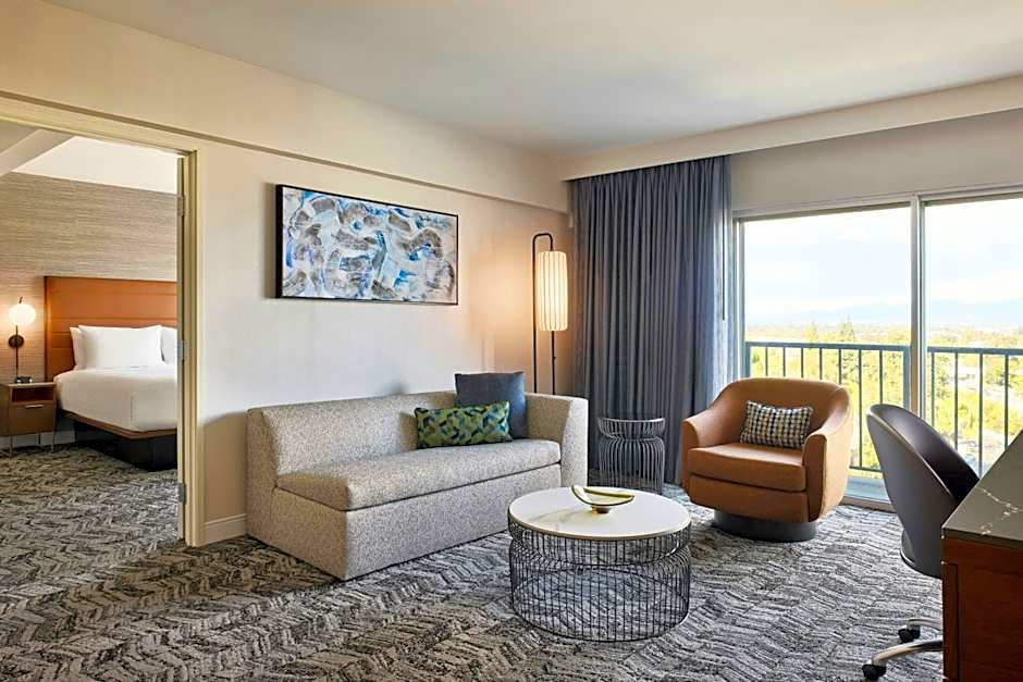 Courtyard by Marriott Los Angeles Sherman Oaks