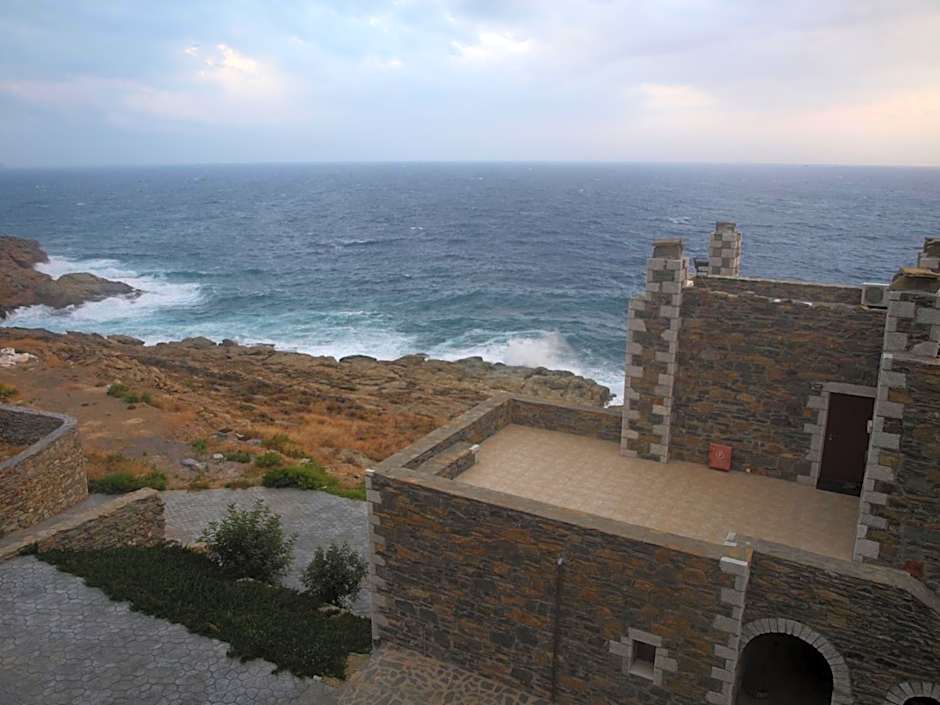 Porto Mani Suites