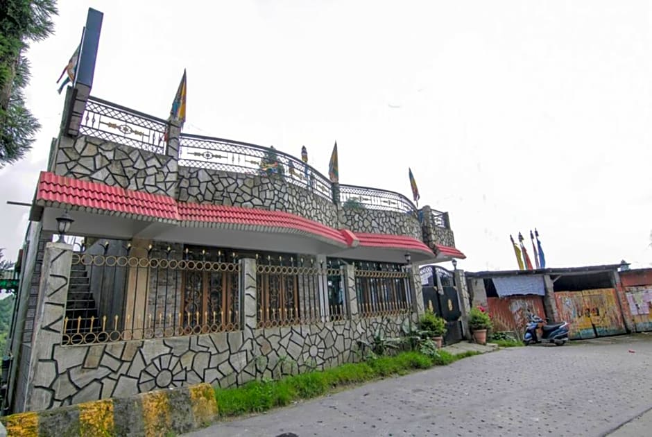 Goroomgo Tharbaling Homestay Darjeeling