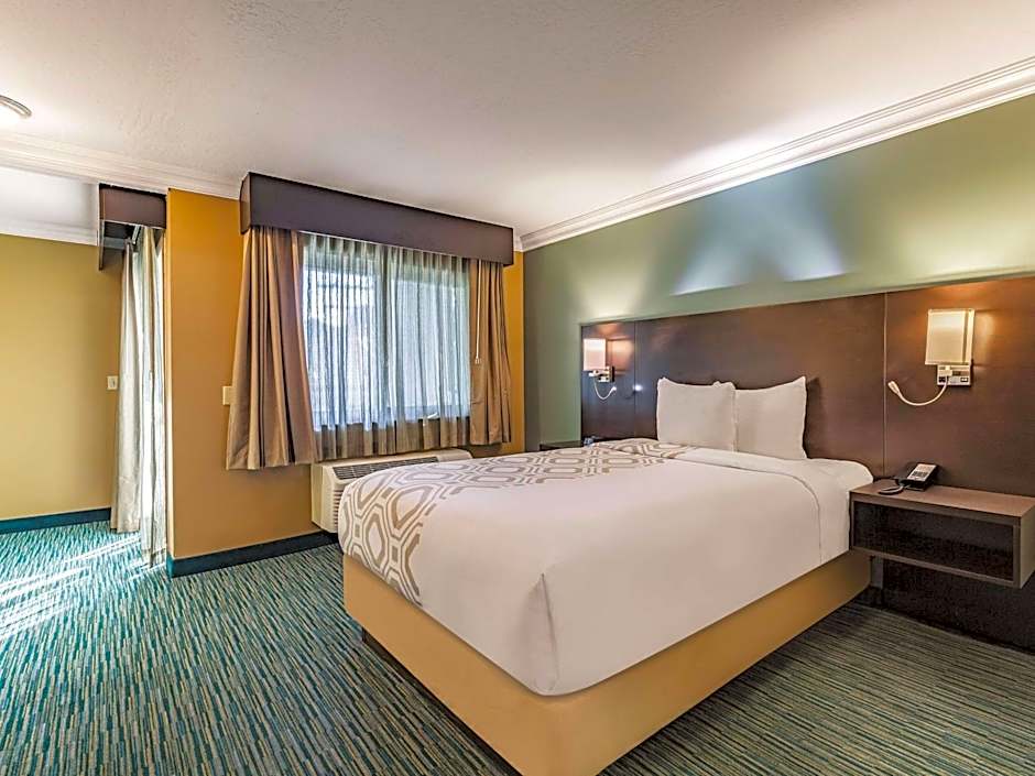 La Quinta Inn & Suites by Wyndham San Francisco Airport West