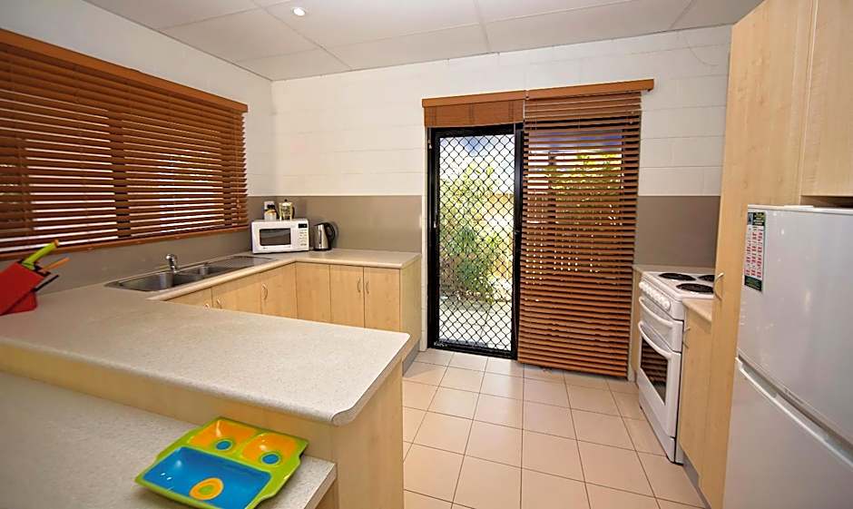 Apollo Jewel Beachfront Apartments