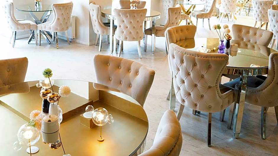 Newquay Beach Hotel by Sunday