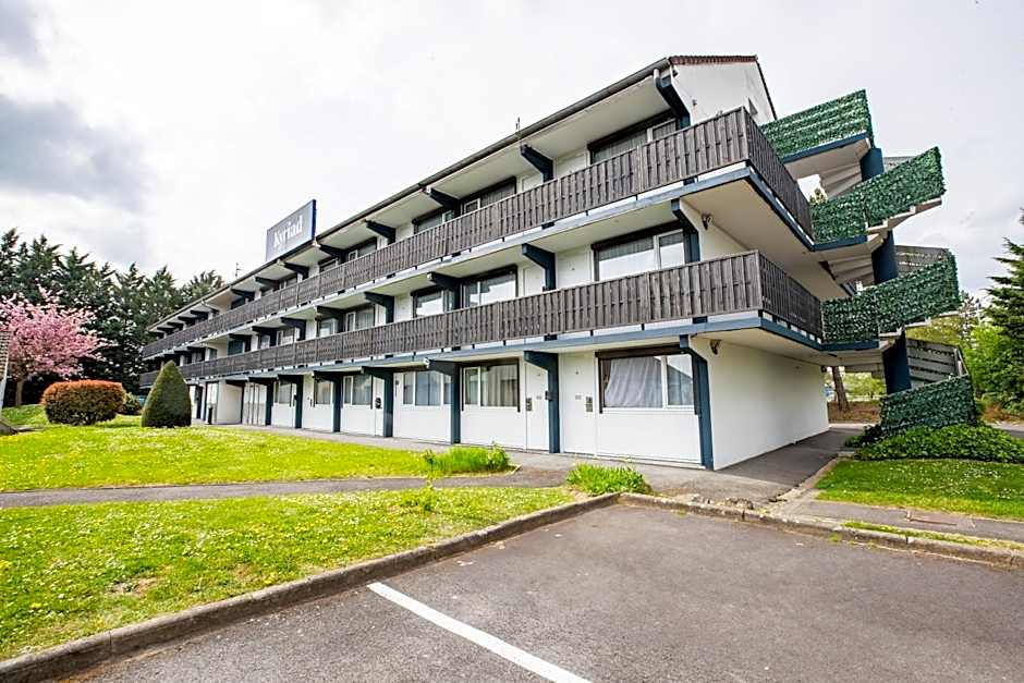 KYRIAD VALENCIENNES SUD - Rouvignies