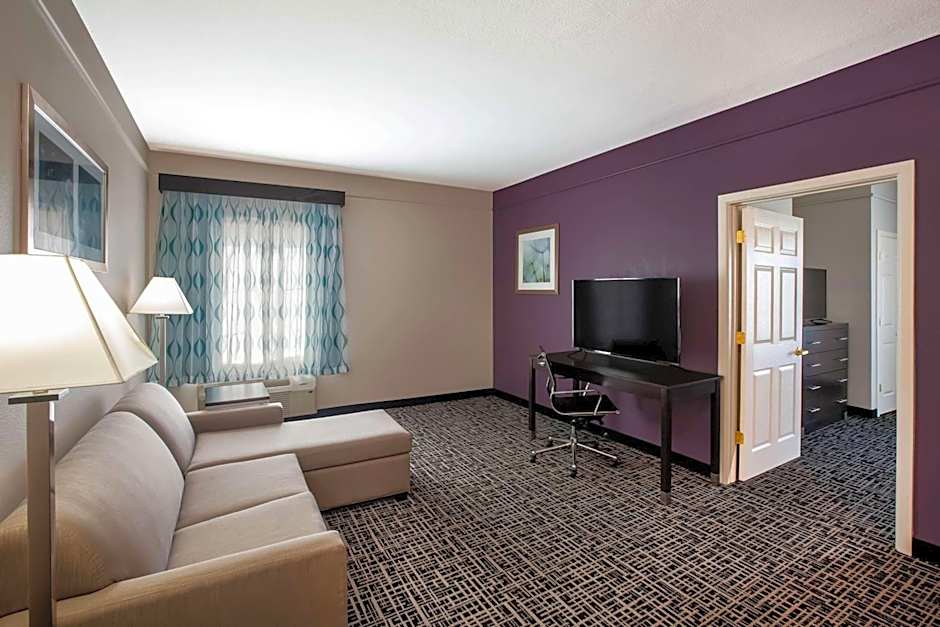 La Quinta Inn & Suites by Wyndham Lubbock North