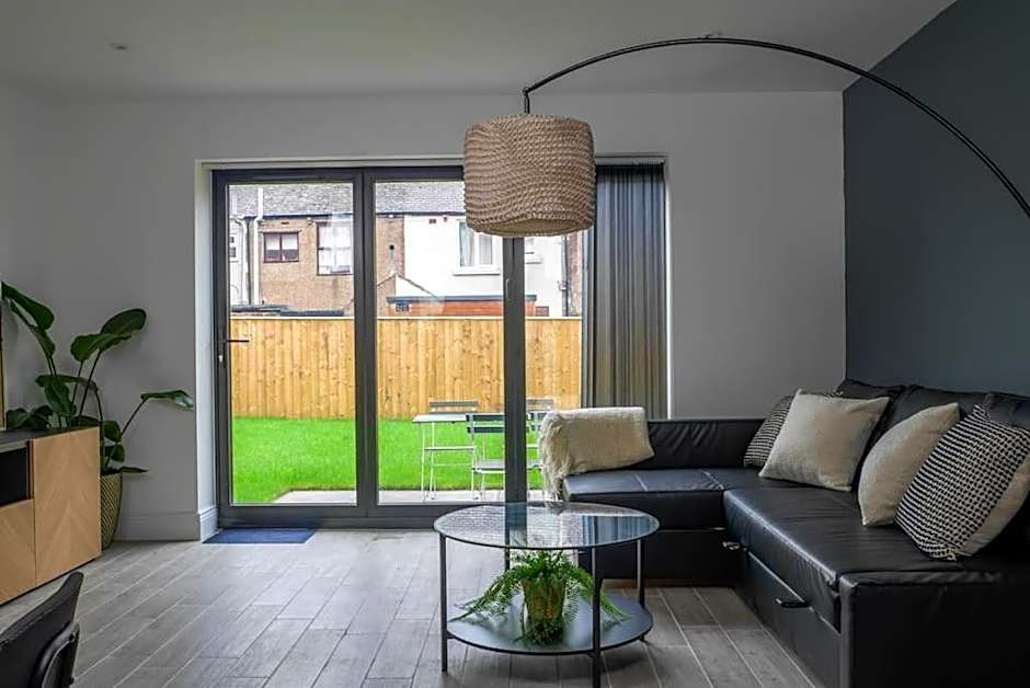 Durham, Free Parking, Central - Modern House