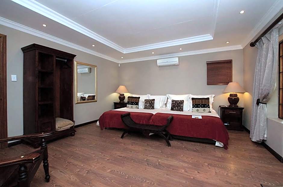 Tuskers Bush Lodge B&B