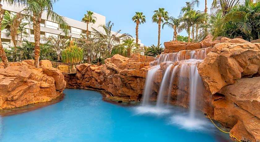 Isrotel Royal Garden All Suites Hotel