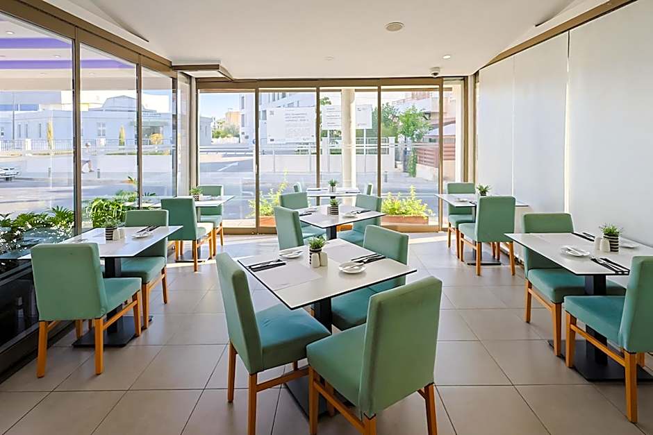 Mikes Kanarium City Hotel