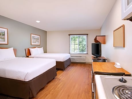 Standard Studio 2 Queen Beds Non-Smoking