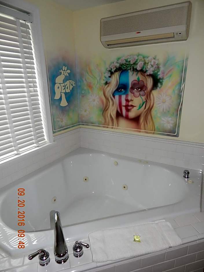Photo 1 of 4 of 1 King Bed, Accessible, Roll in Shower