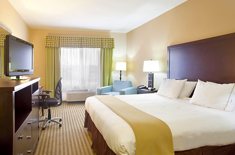 Holiday Inn Express Le Roy, an IHG Hotel