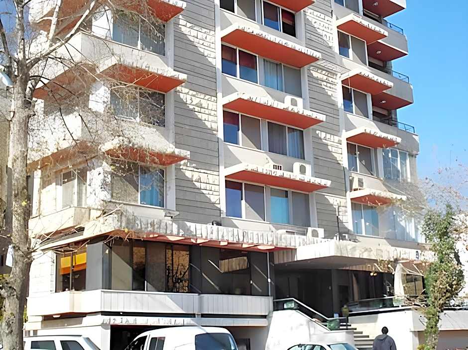 Gondola Hotel & Suites