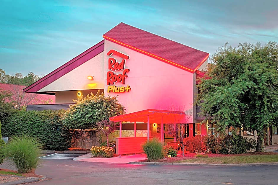 Red Roof PLUS+ West Springfield
