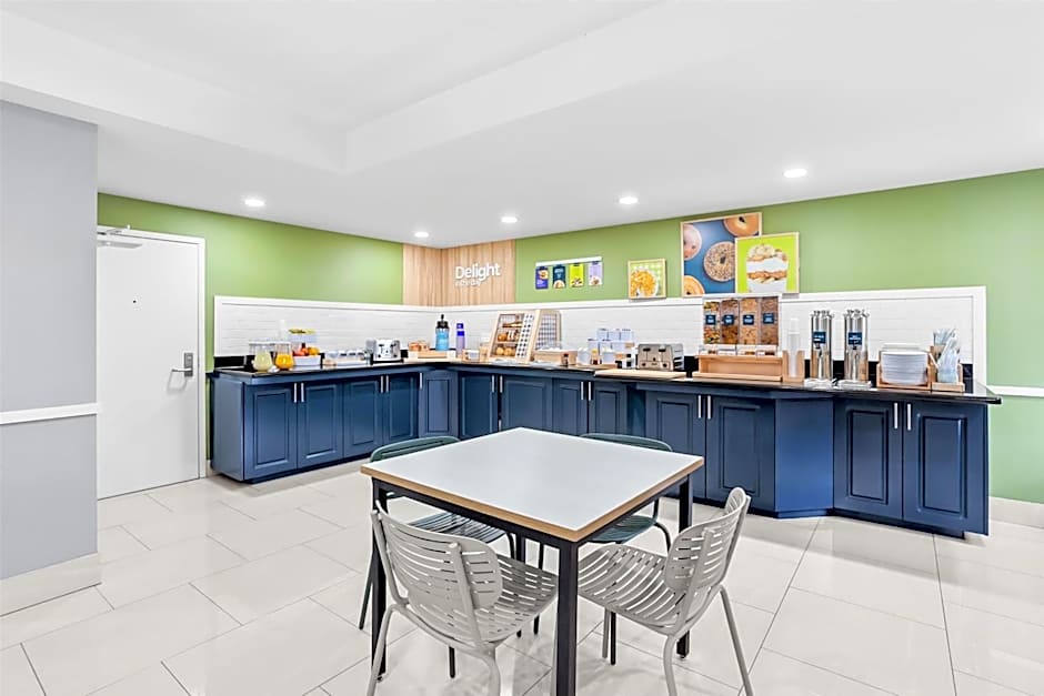 Spark by Hilton Des Plaines Chicago O'Hare