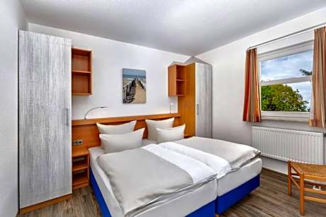 Two-Bedroom Apartment (6 Adults)