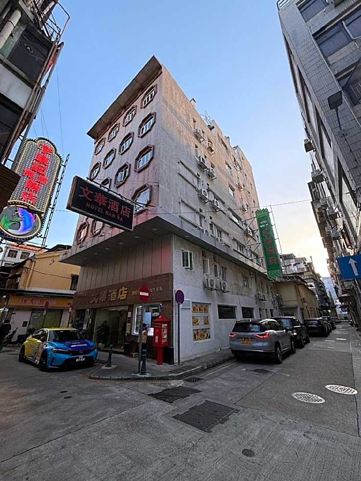 Man Va Hotel