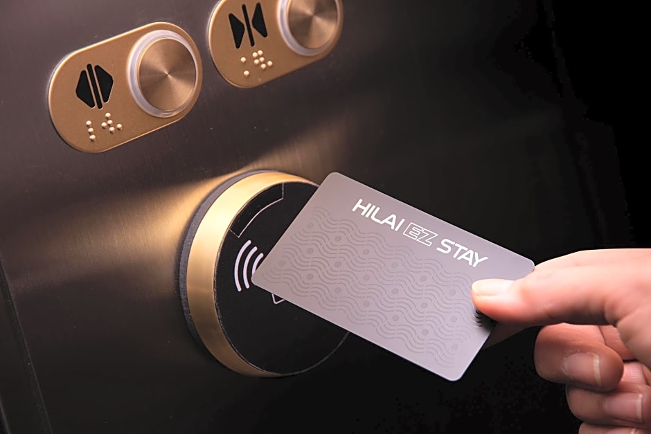 HI-LAI EZ STAY