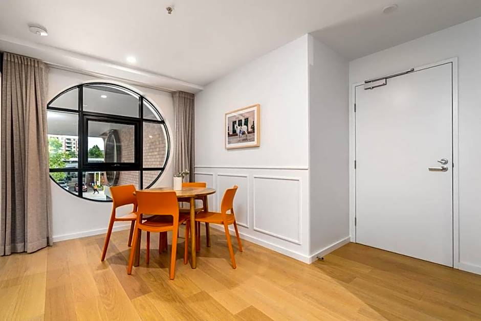 Stylish 2BR Sanctuary in the Heart of Braddon - Hosted by Canstay
