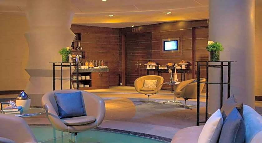 Renaissance by Marriott Izmir Hotel