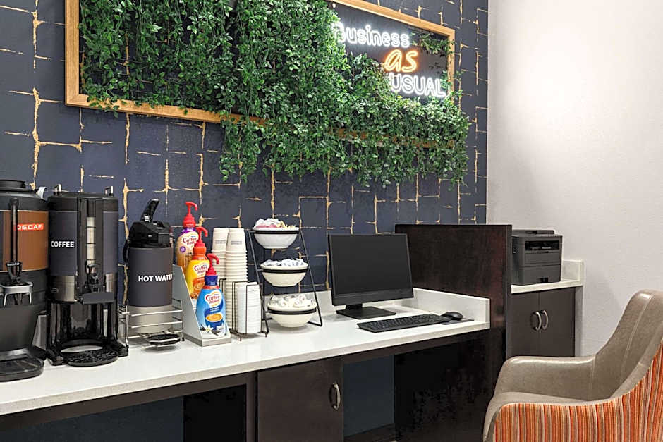 La Quinta Inn & Suites by Wyndham Oxford - Anniston