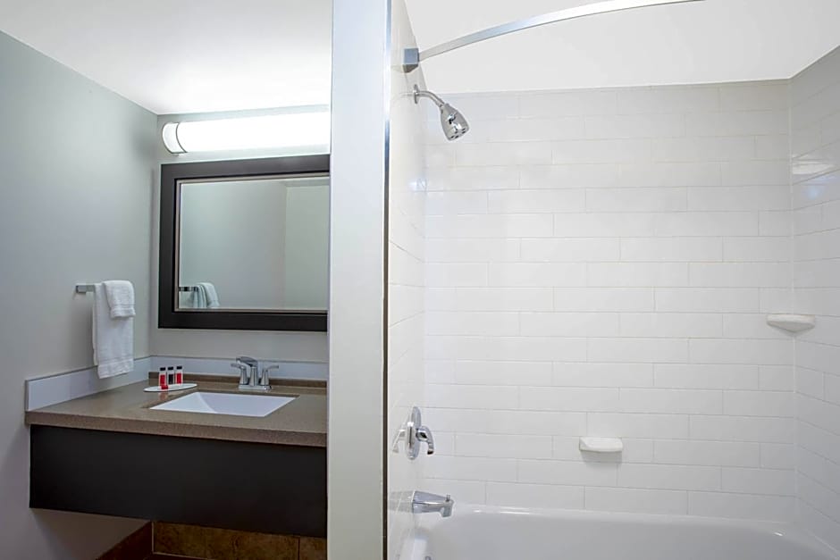 Quality Inn & Conference Centre Kingston Central