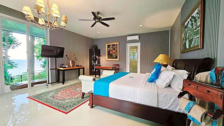 Photo 1 of 8 of Suite, Sea View