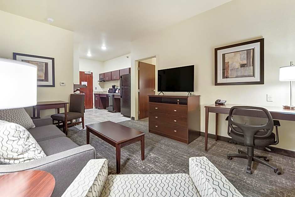 Cobblestone Hotel & Suites - Cozad