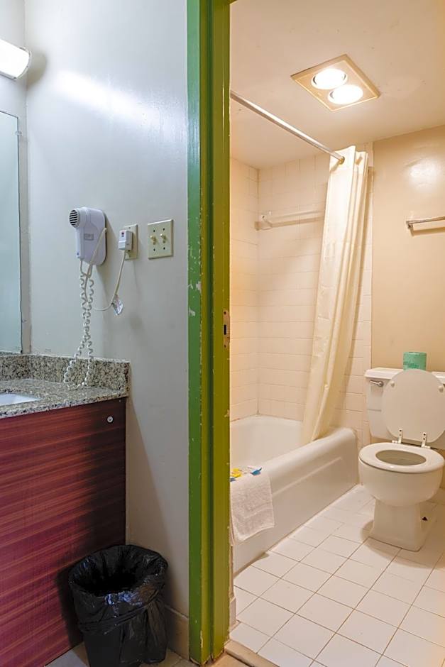 Country Hearth Inn & Suites Marietta