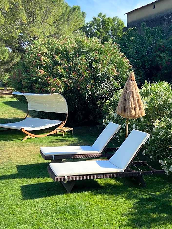 Le Patio, chambres d hôtes pour adultes en Camargue, possibilité de naturisme à la piscine,